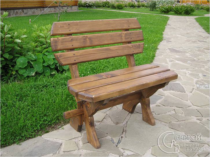 Садовая деревянная скамейка
